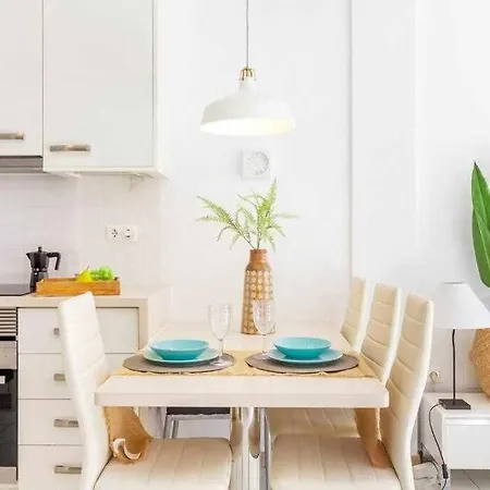 Apartamento Sol, calma y piscina disponible siempre