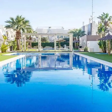 아파트 Apartment Pink Vistabella 2 *