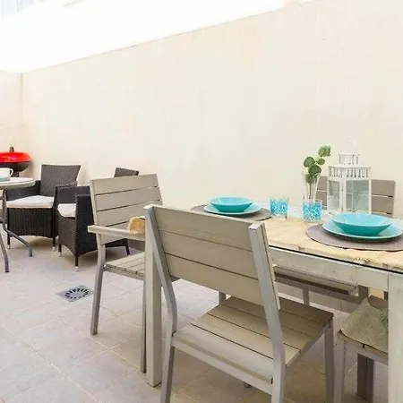 Pink Vistabella I- Winter By The Sea *