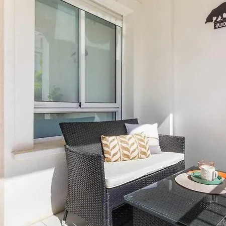 Pink Vistabella I- Winter By The Sea Апартаменты *